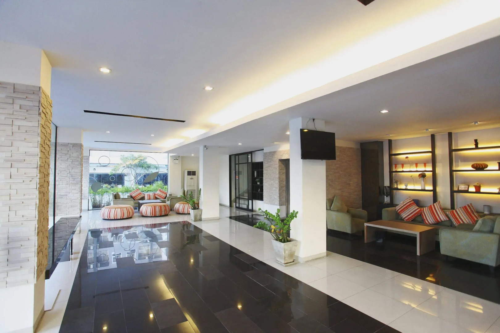 Photo - Leenova Hotel