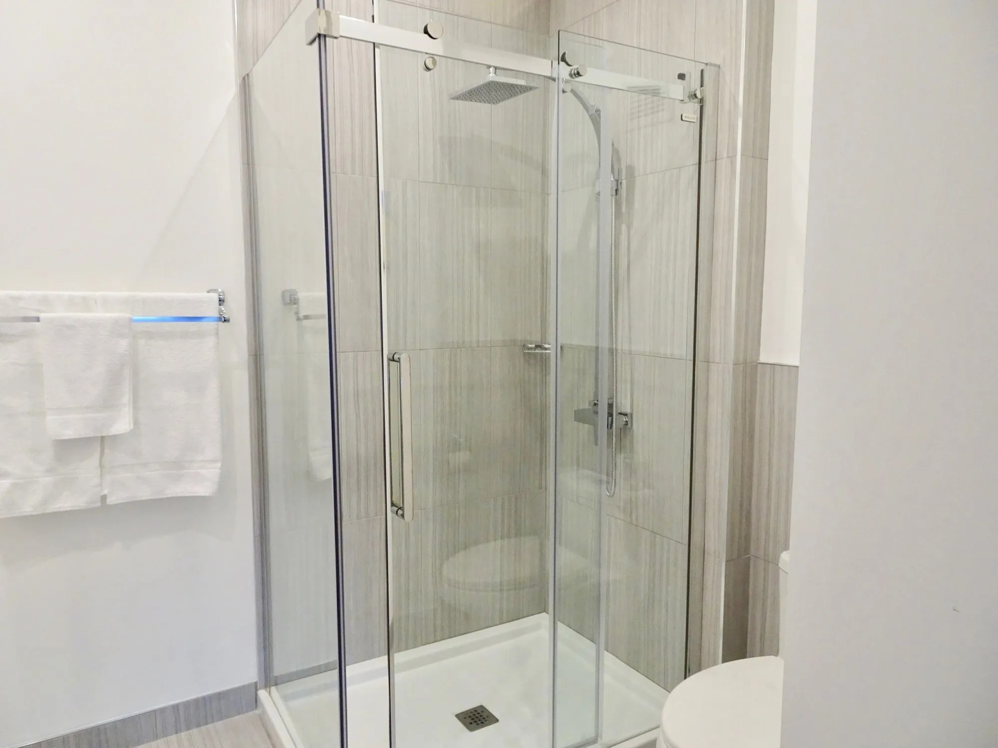 Photo - Empire Suites