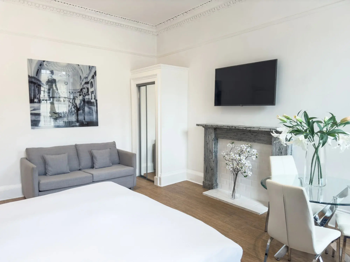 Photo - Hanover 71 Suites