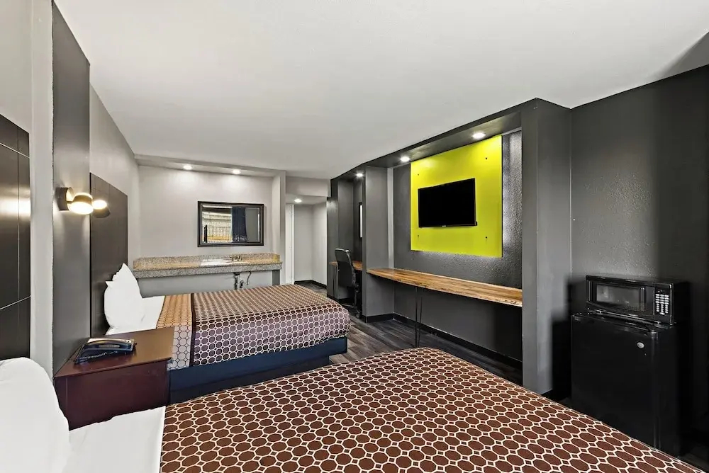Photo - Scottish Inns Austin North