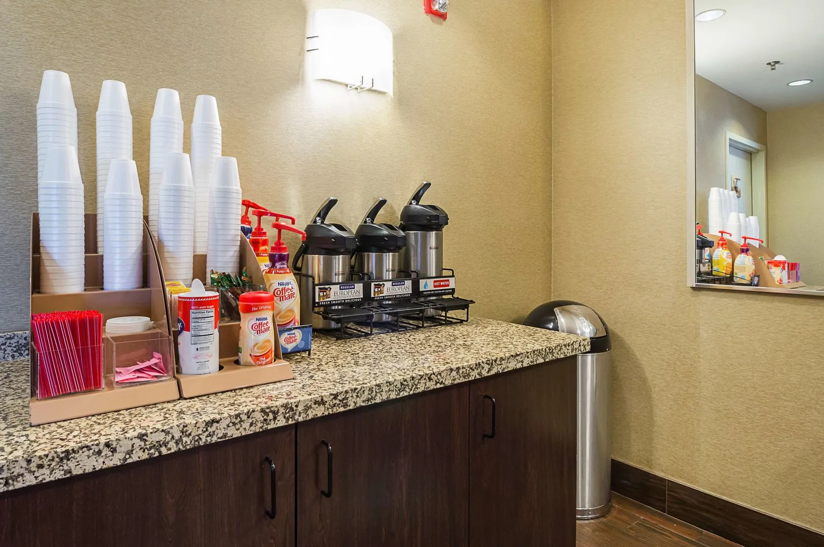 Photo - Red Roof Inn PLUS+ Phoenix West