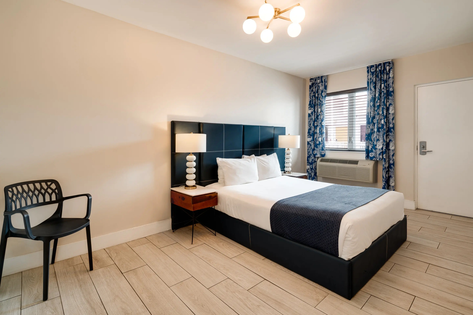 Photo - Waterside Hotel and Suites