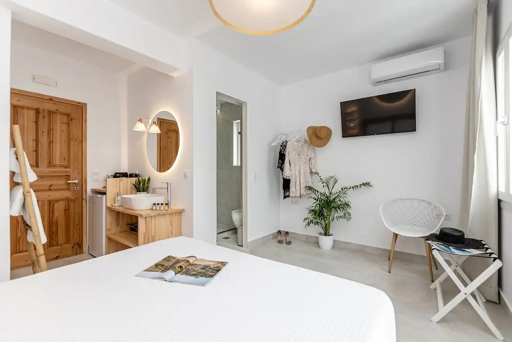 Photo - Golden Bird's