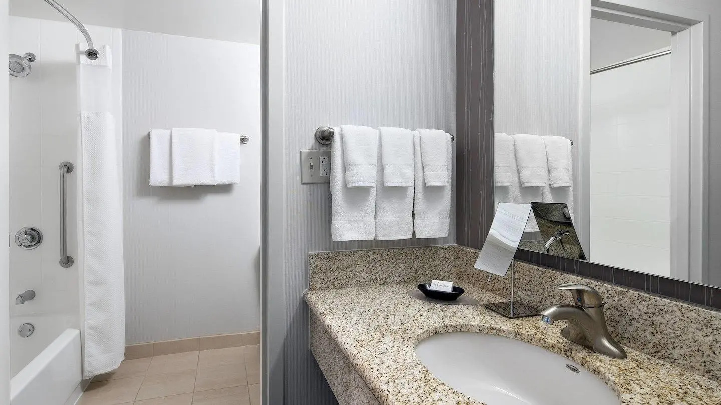 Photo - Courtyard by Marriott Pittsburgh Airport