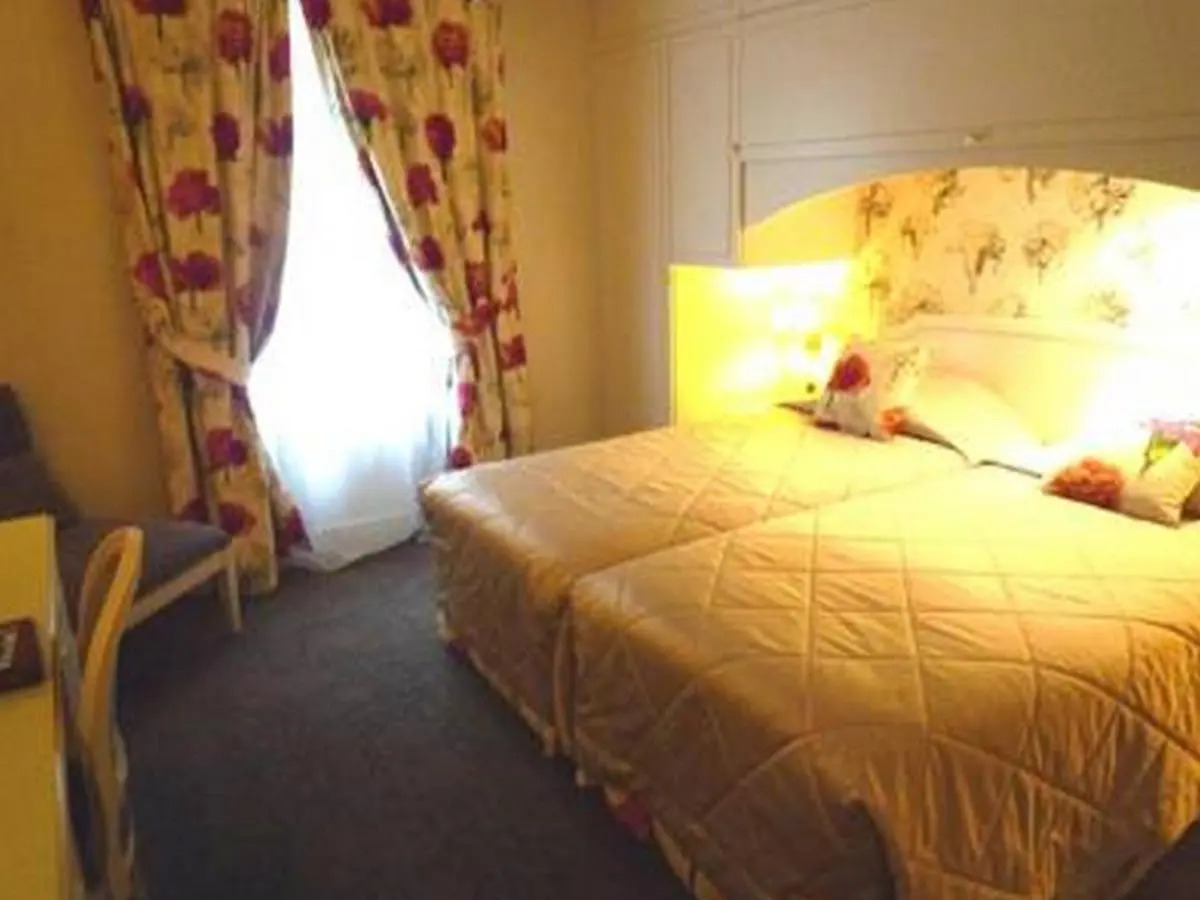 Photo - Queen Mary Opera