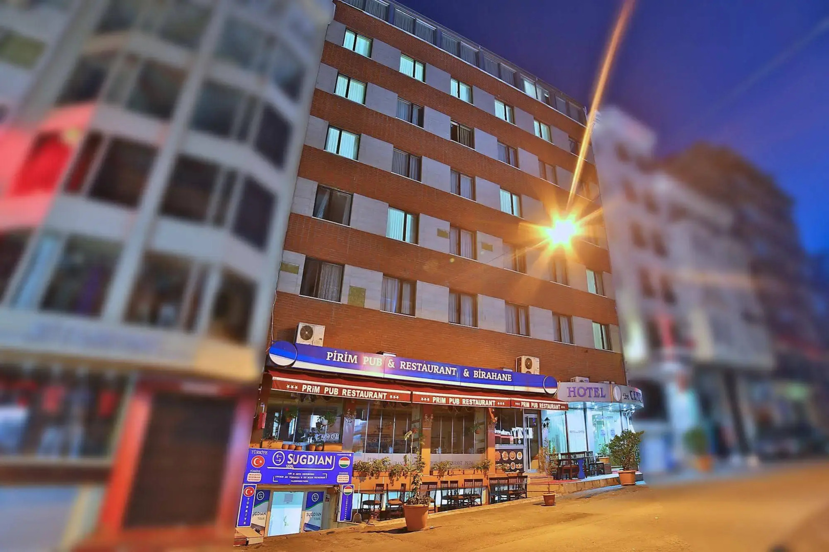 Foto - The Center Hotel