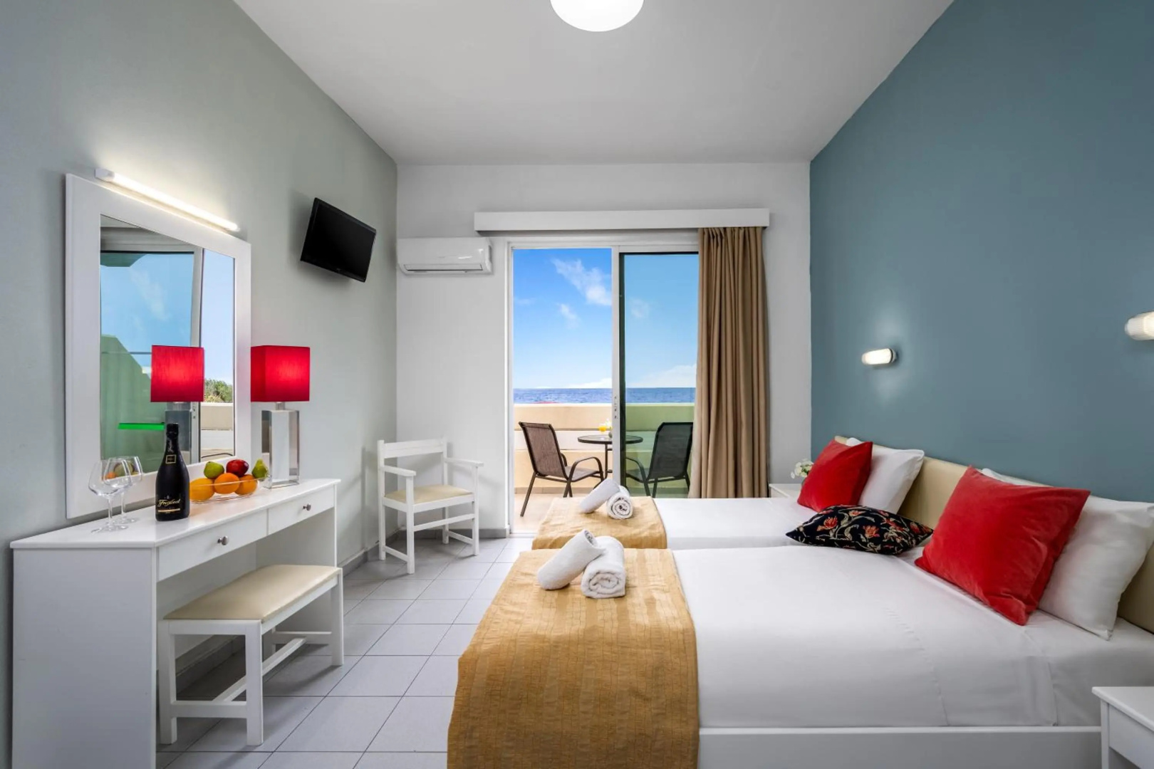 Photo - Bayside Hotel Katsaras