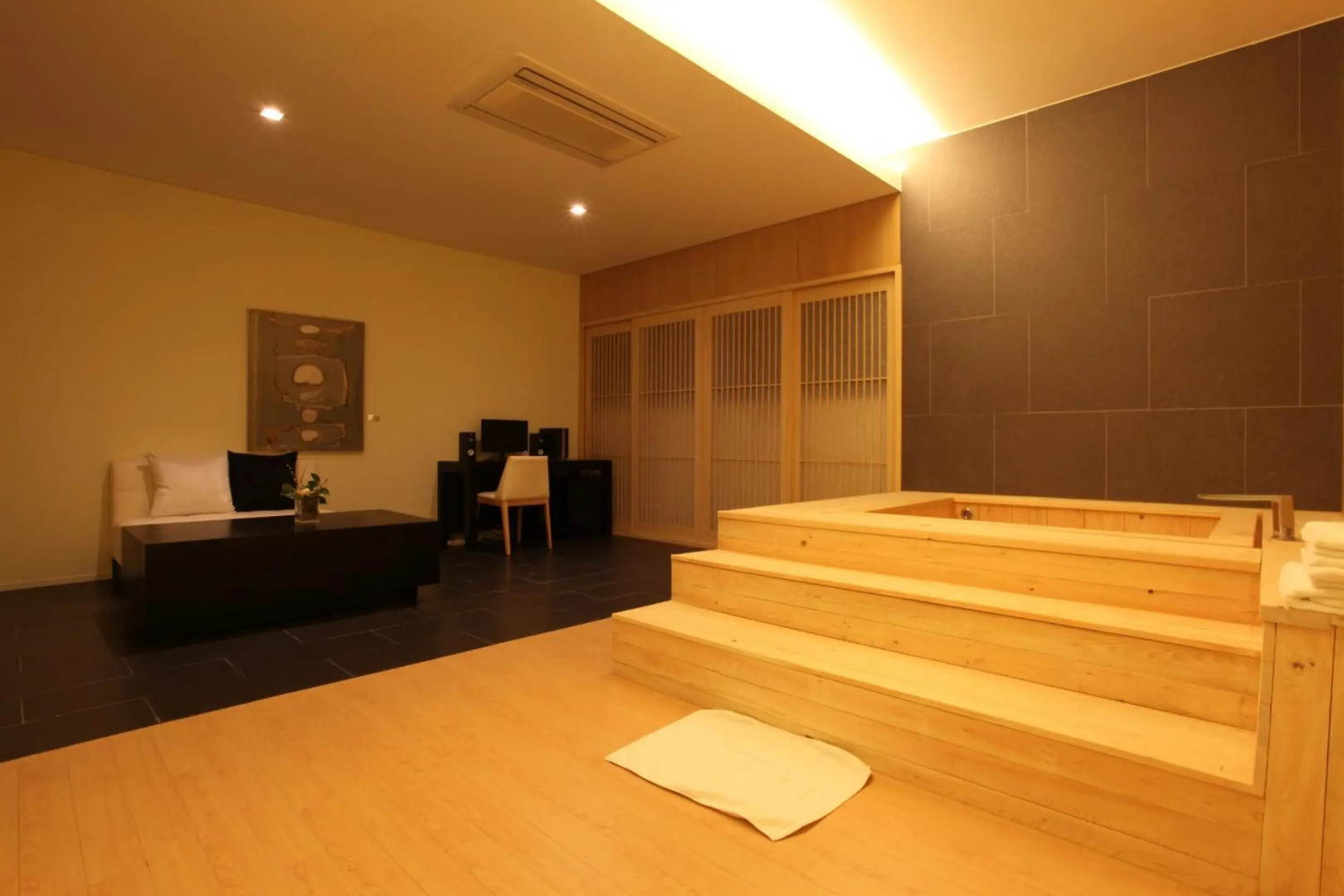 Photo - Yuwon Hotel