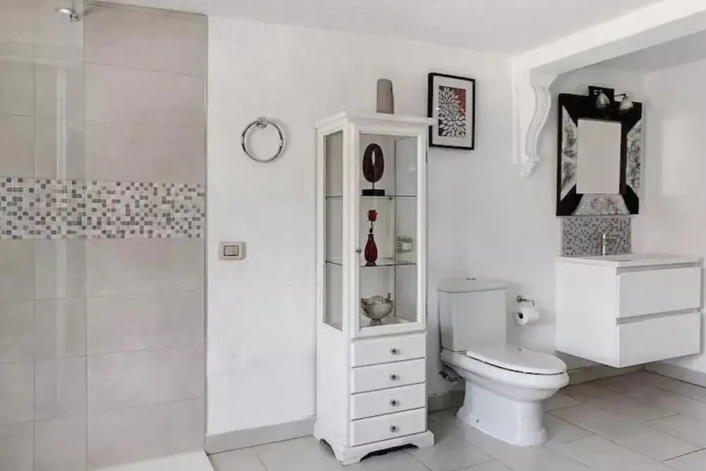 Foto - Exceptional 3 Bed Villa Malpas, Sleeps 6, H/pool
