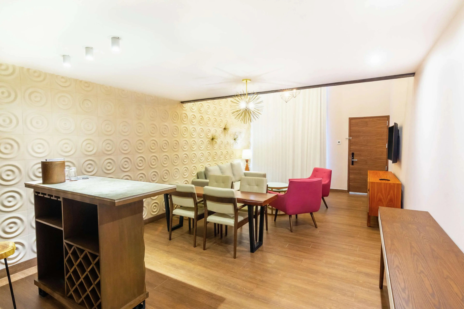 Photo - The Fives Downtown Hotel & Residences, Curio Collection by Hilton