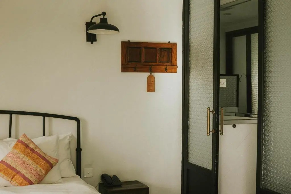 Foto - Brown Feather Batu Belig