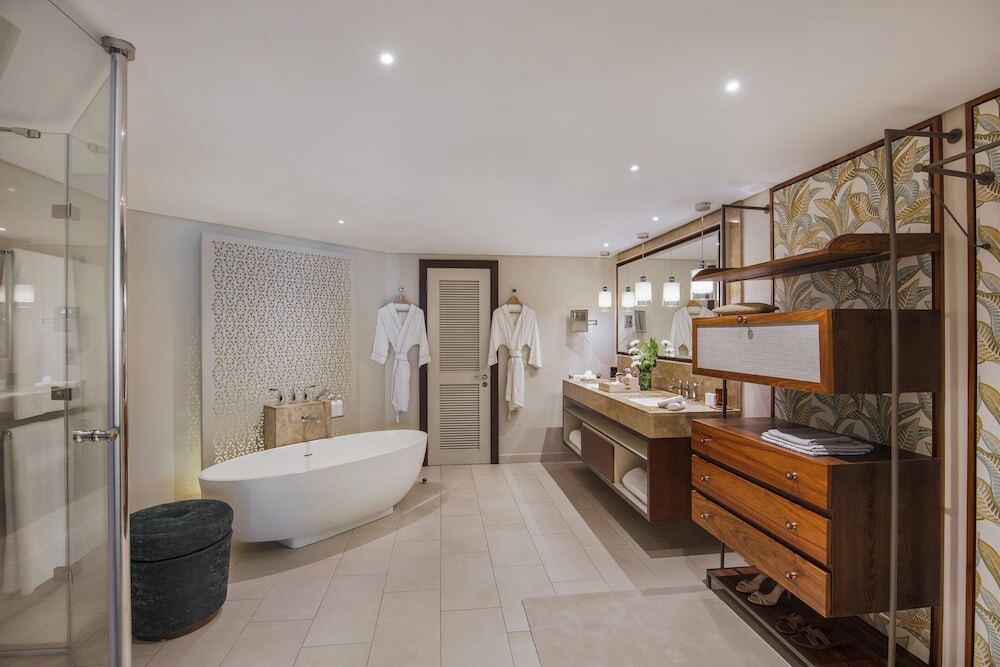 Photo - Royal Palm Beachcomber Luxury