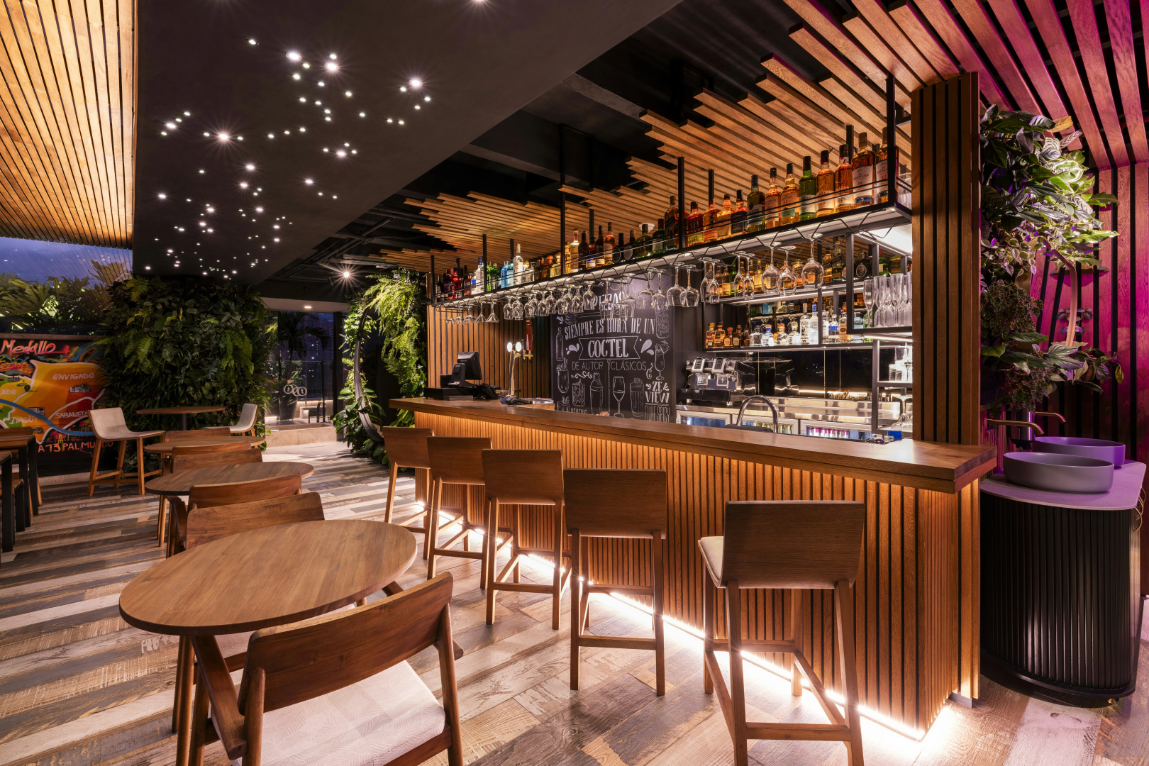 Foto - York Medellin, Curio Collection by Hilton