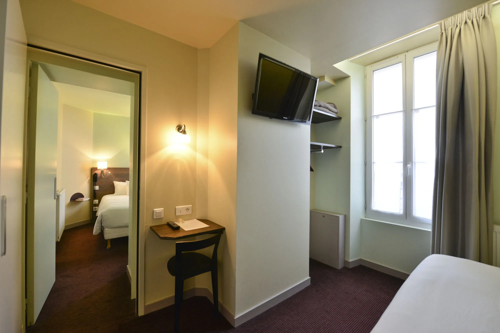 Photo - Accostage Hotel