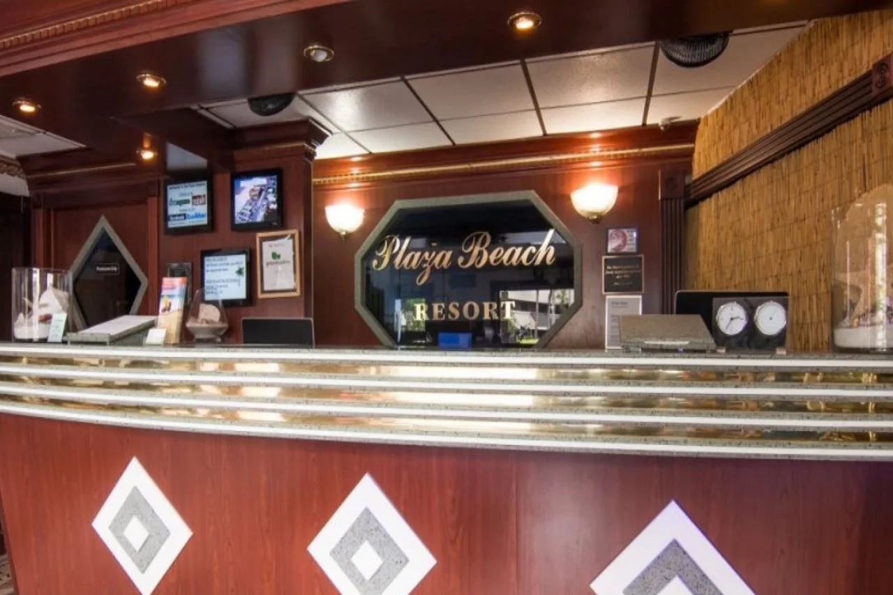 Photo - Plaza Beach Hotel - Beachfront Resort