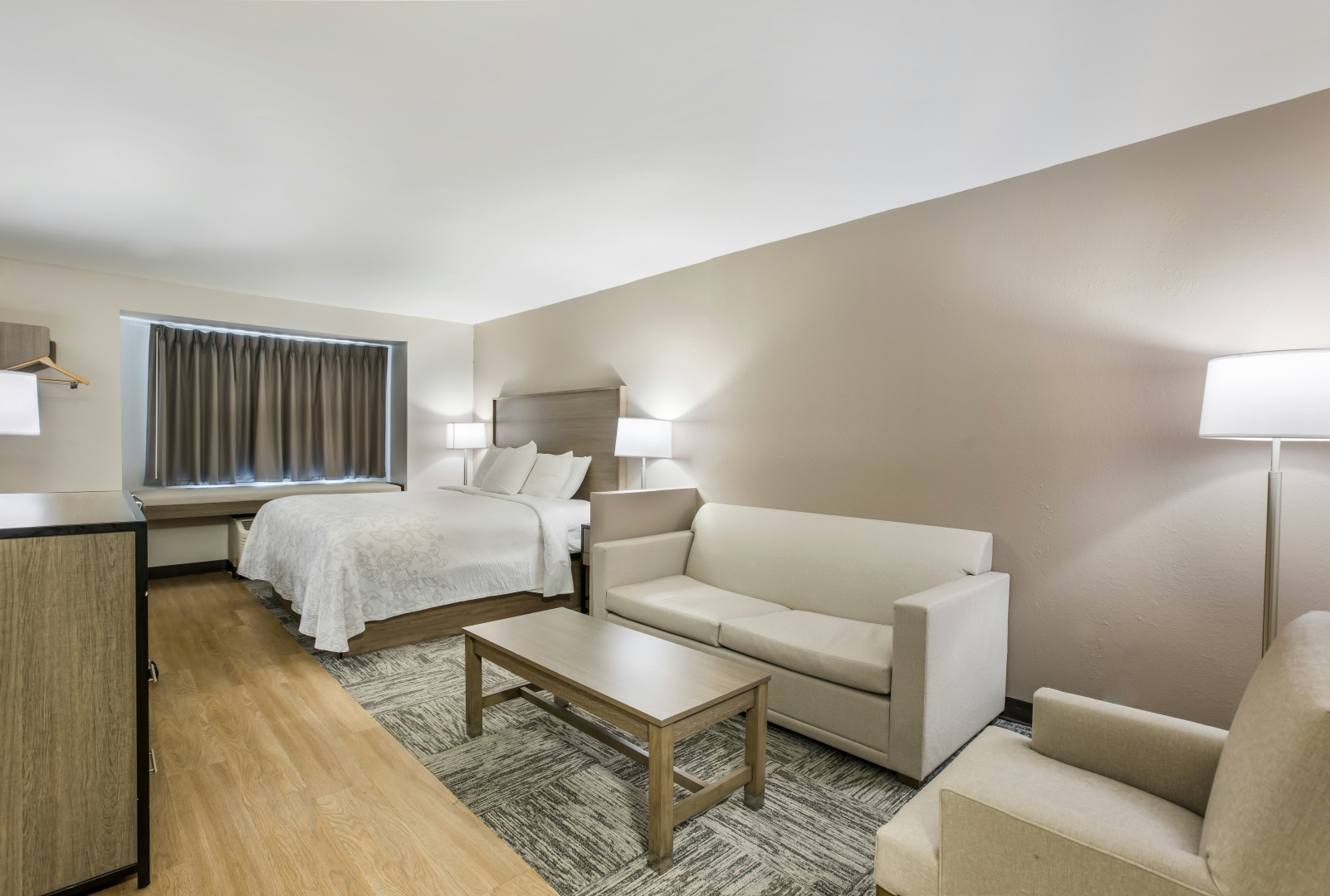Photo - Red Roof Inn PLUS+ & Suites Savannah - I-95
