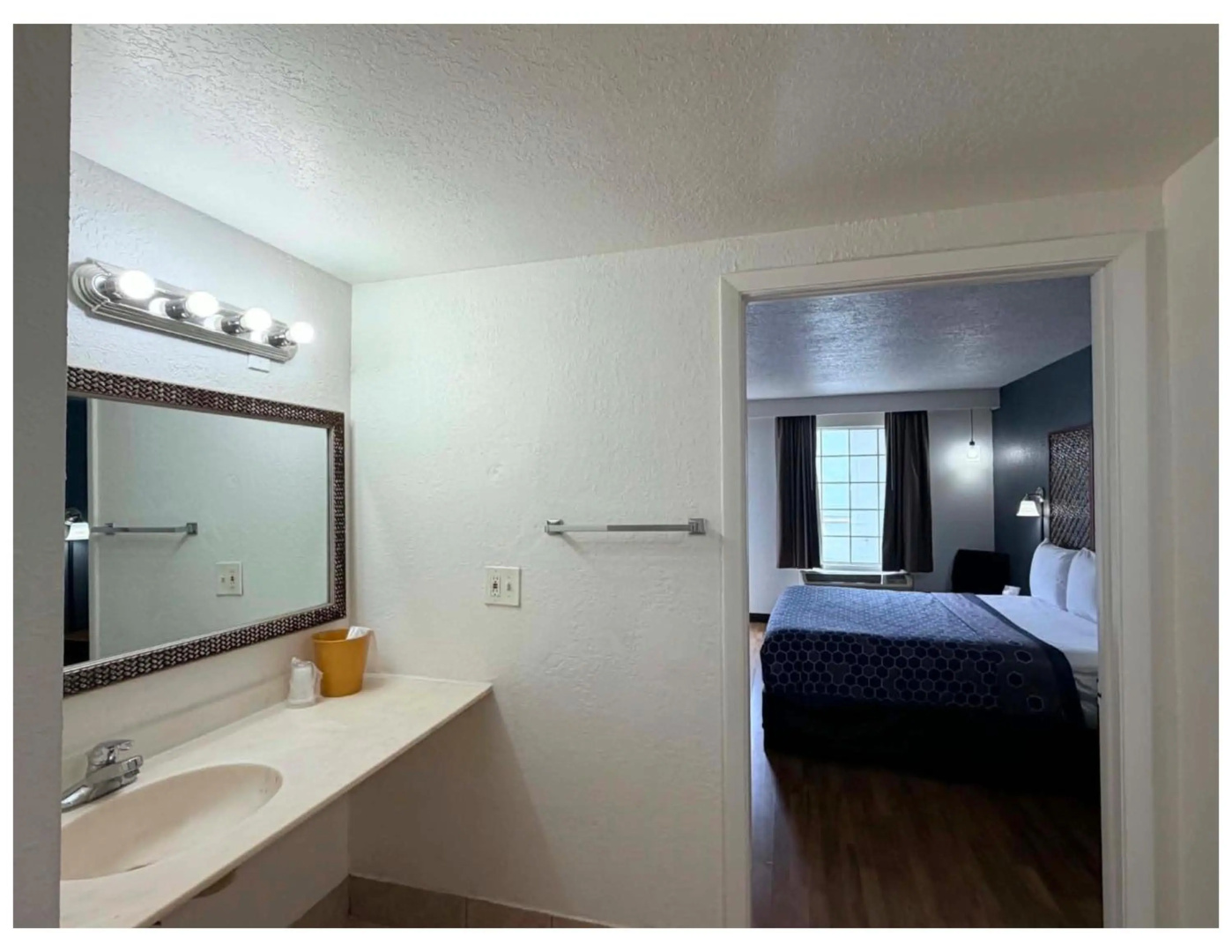 Photo - Econo Lodge Airport at RJ Stadium