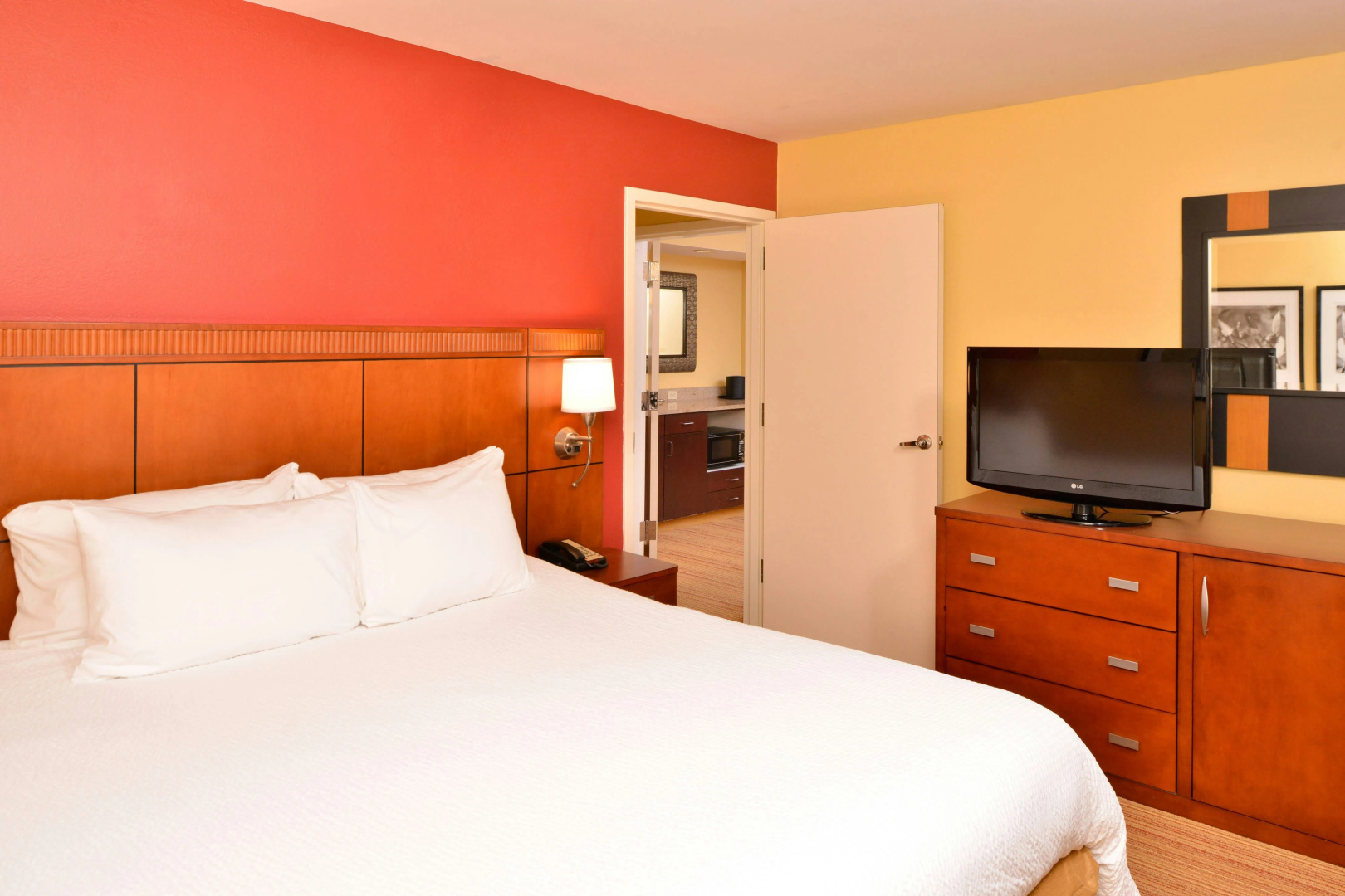 Photo - Courtyard by Marriott Tampa North/I-75 Fletcher