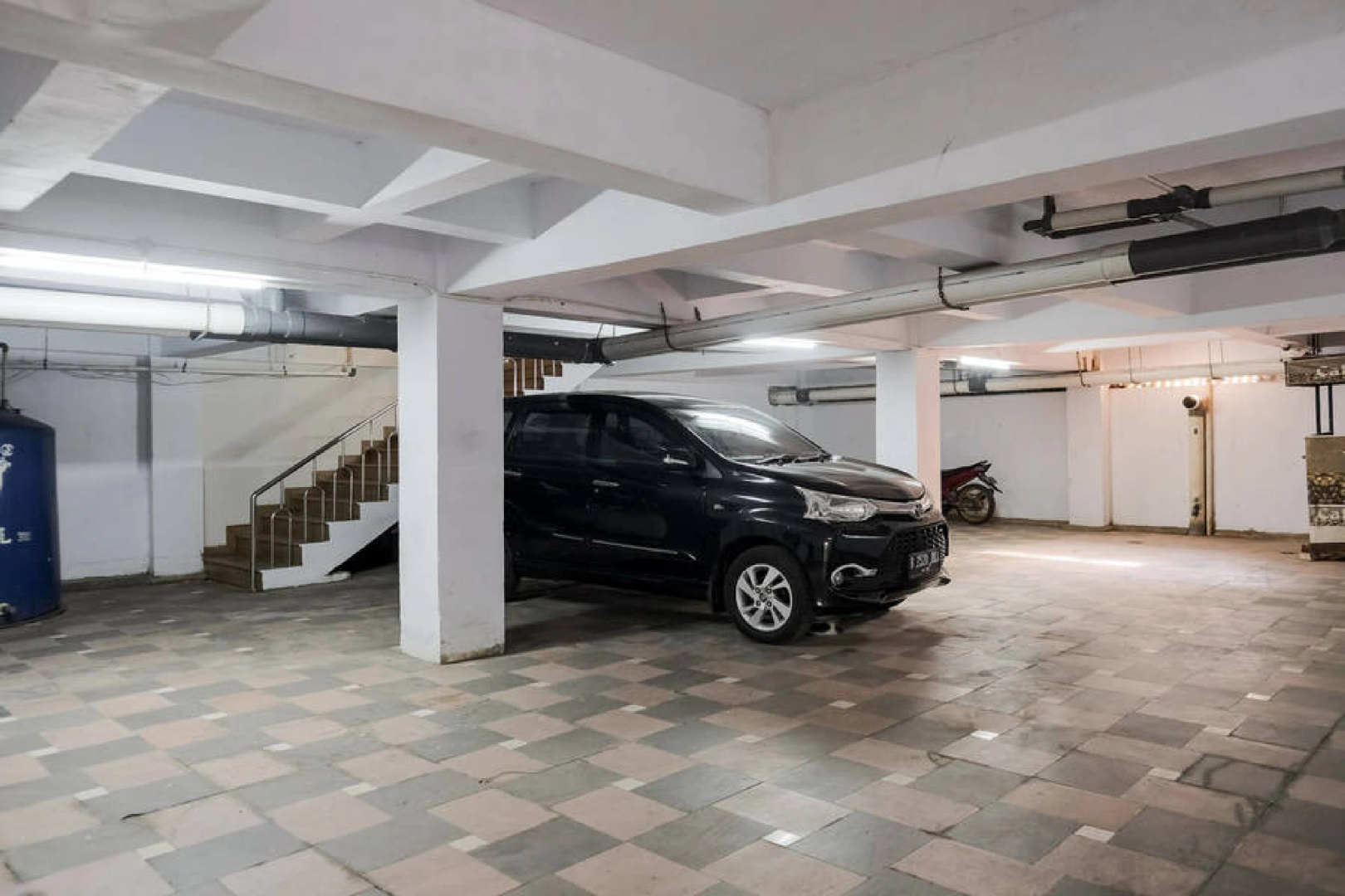 Foto - RedDoorz Plus near Taman Anggrek Mall