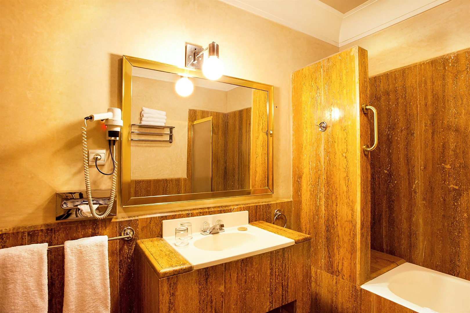 Photo - Hôtel Les Saisons