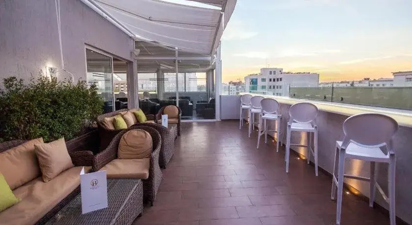 Photo - Business Hotel