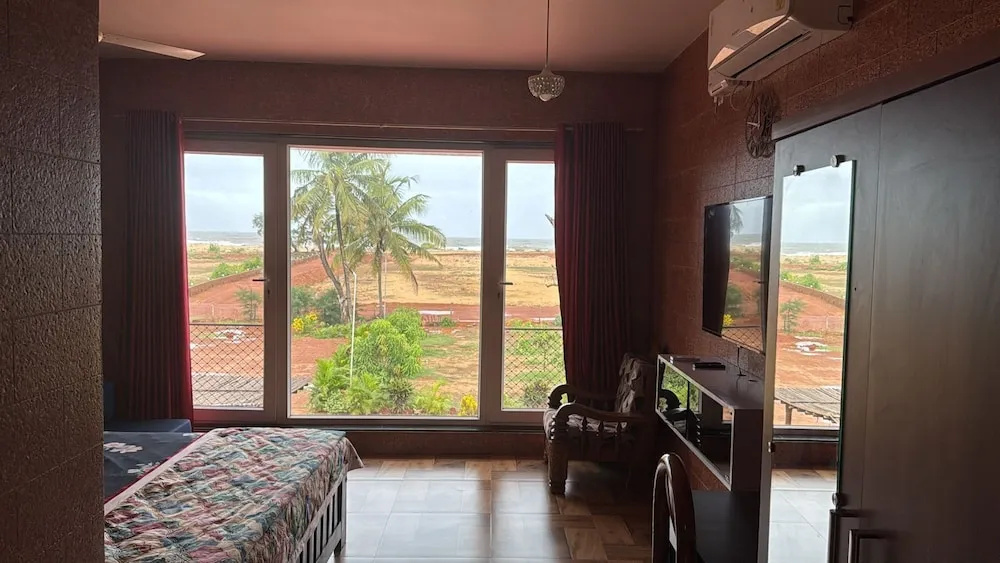Rocky's Beach Stay