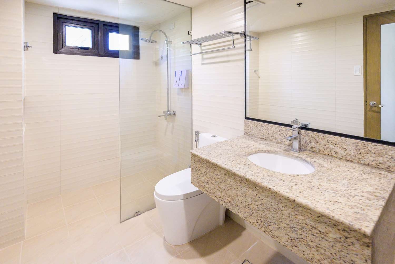 Photo - Surestay Plus By Best Western Cebu City
