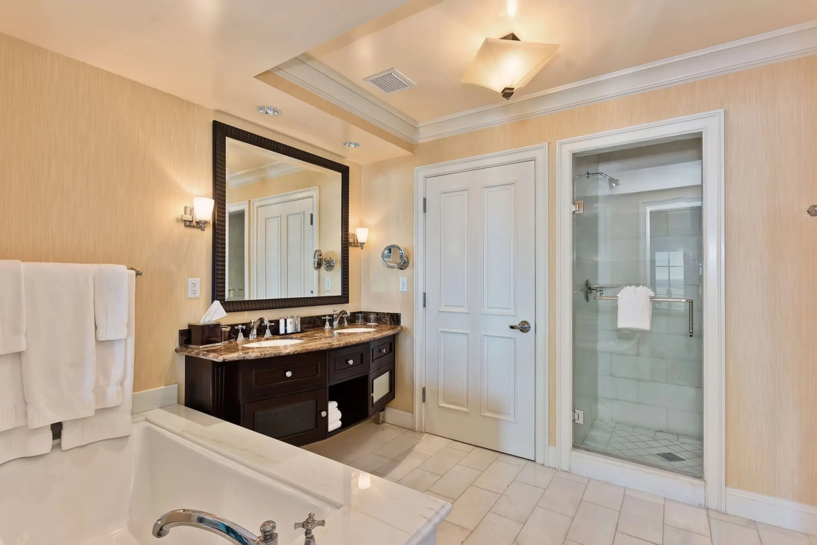 Photo - Beach Village at The Del, LXR Hotels & Resorts