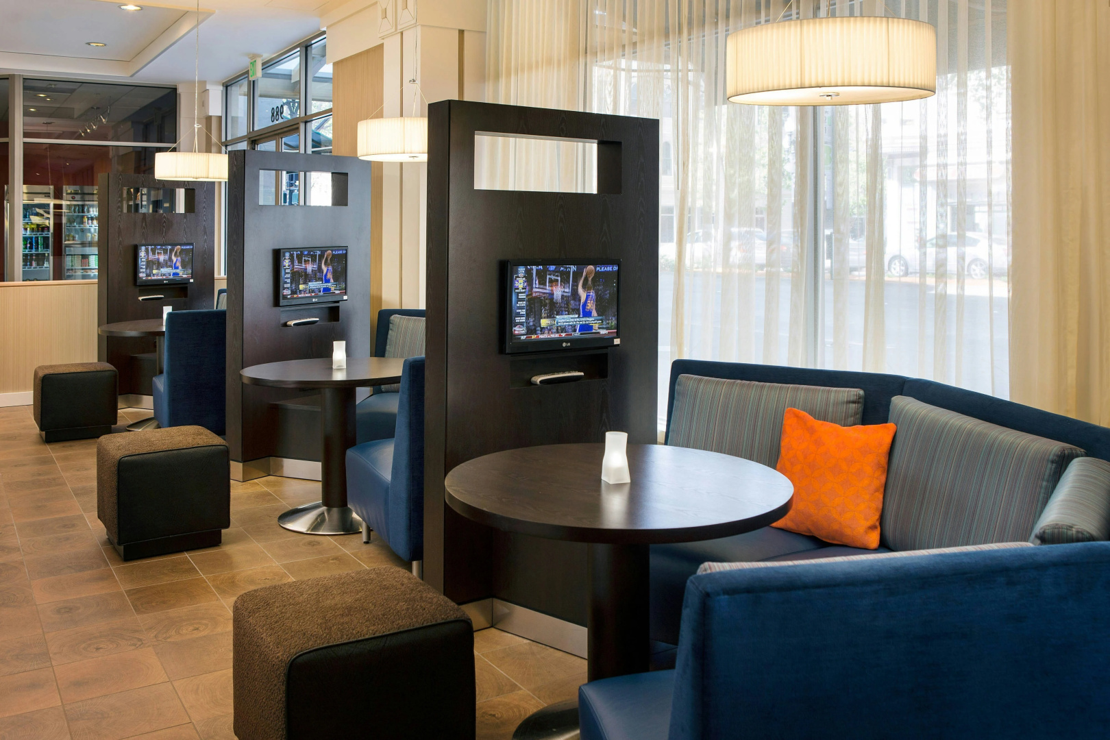 Photo - Courtyard by Marriott Oakland Downtown
