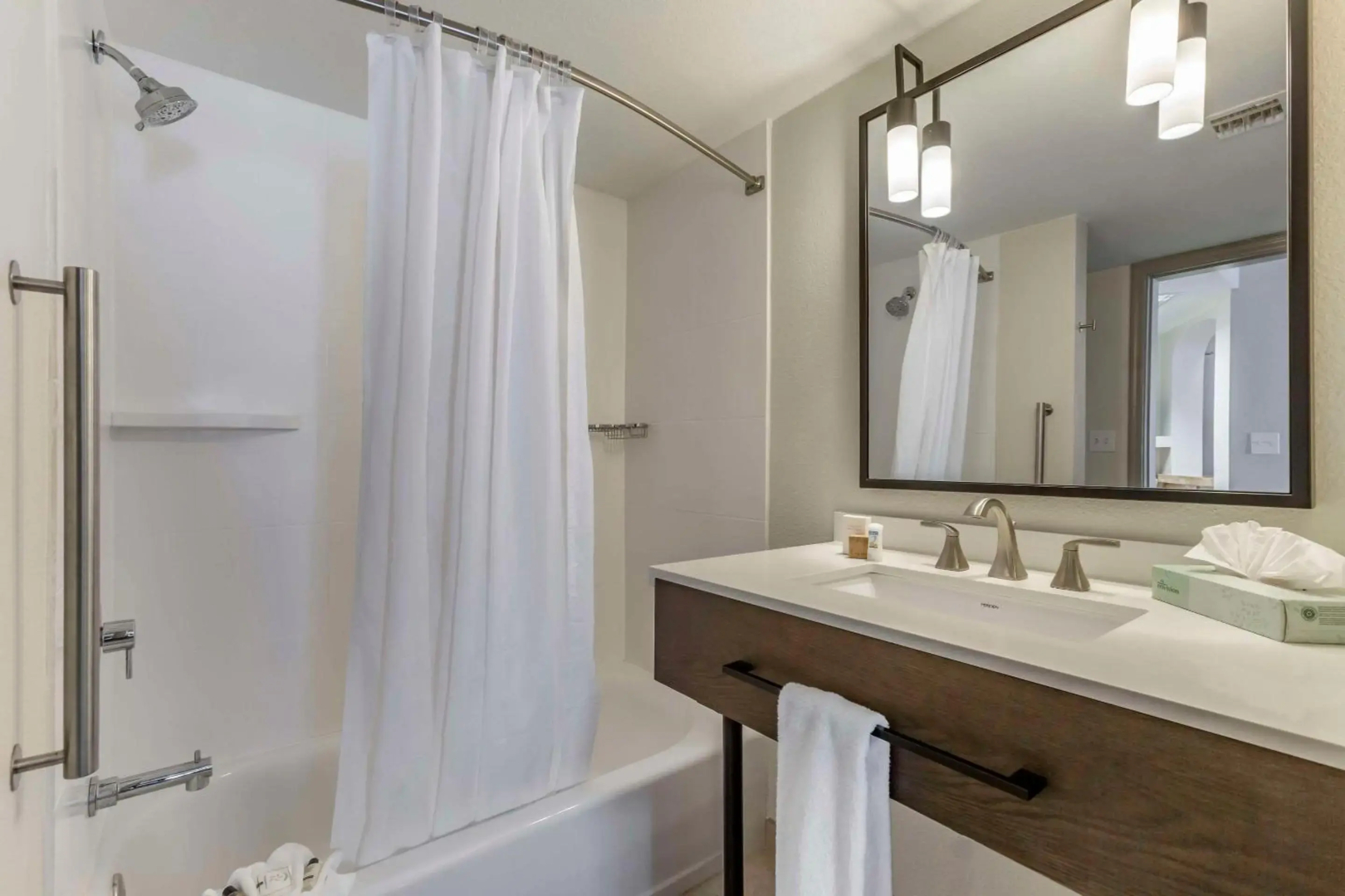 Photo - Windmill Suites Surprise - Phoenix, an Ascend Collection Hotel