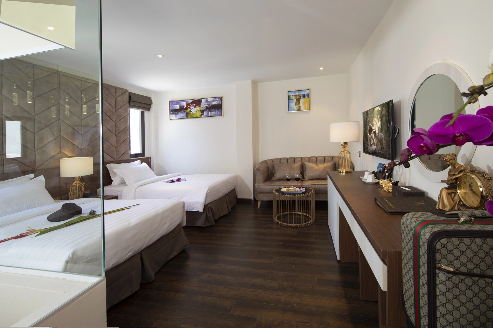 Photo - Diamond Hill Hotel