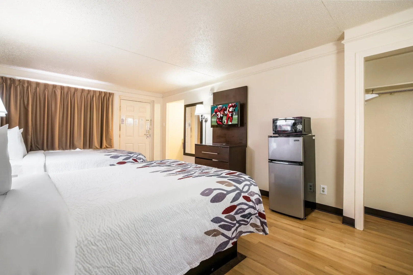 Photo - Red Roof Inn North Dallas - Park Central