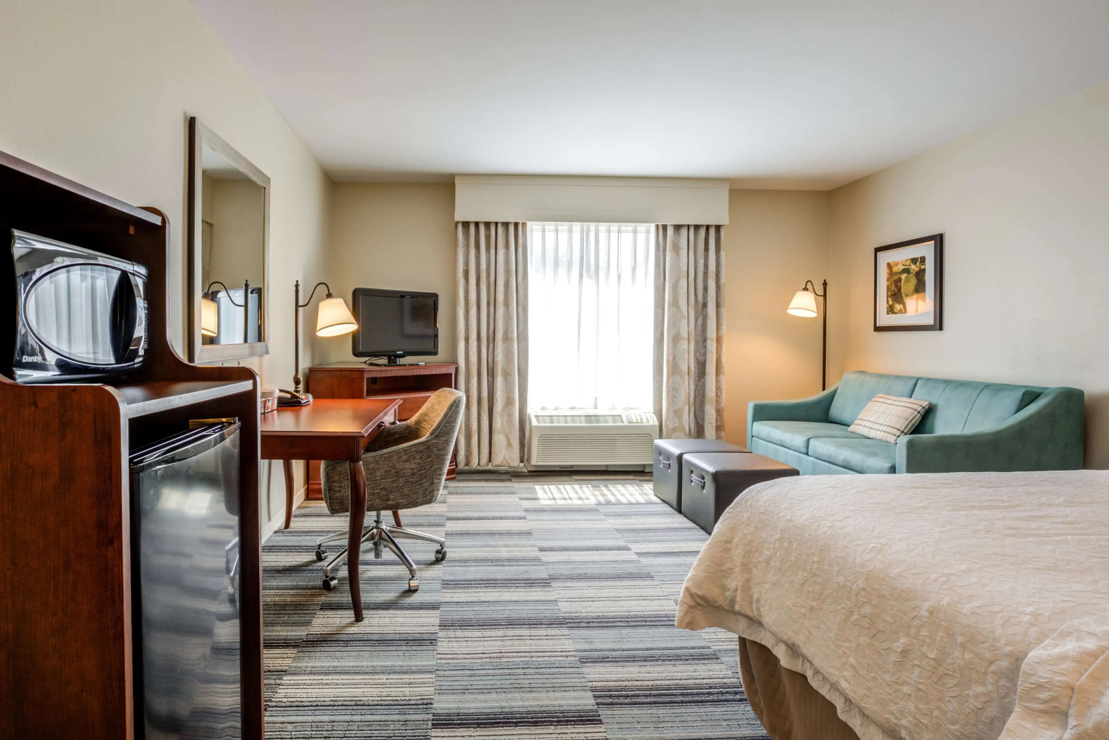 Photo - Hampton Inn & Suites Westford-Chelmsford