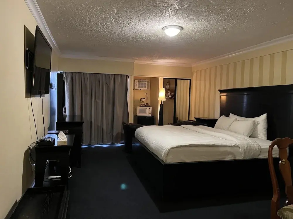 Photo - Island Travel Inn