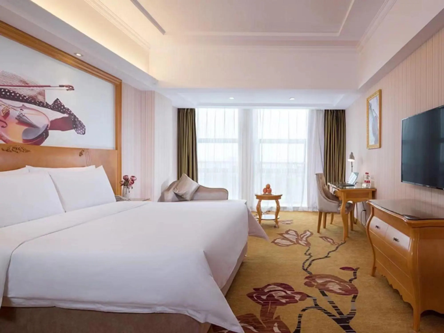 Vienna Hotel (Luoyang Wanda Plaza Wangcheng Park Branch)
