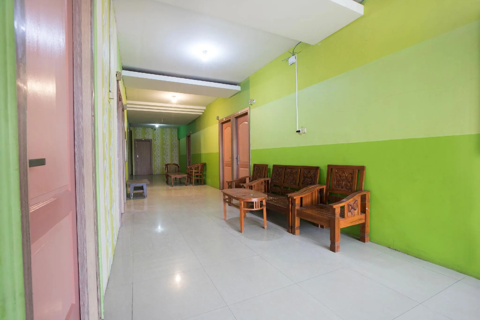 Foto - Hotel O near Summarecon Mall Serpong formerly Gemilang Guesthouse