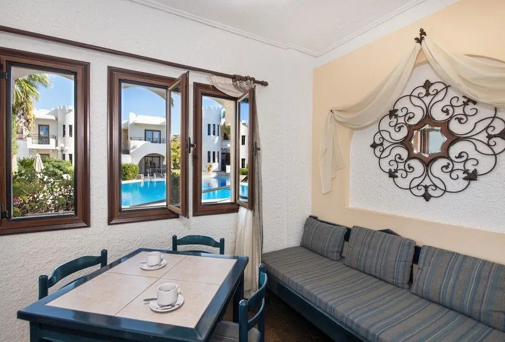 Photo - Castle Suites Hotel