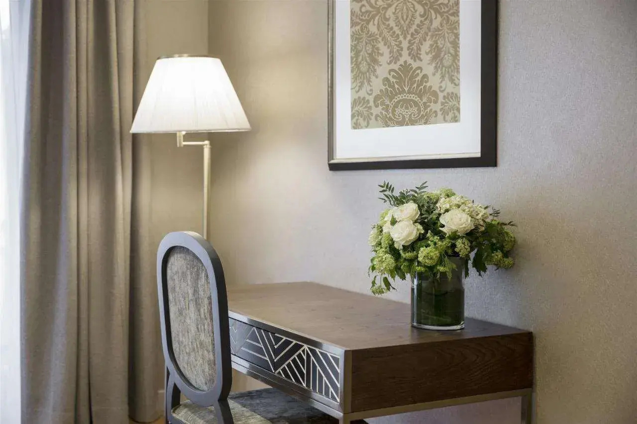 Foto - Warwick Reine Astrid - Lyon