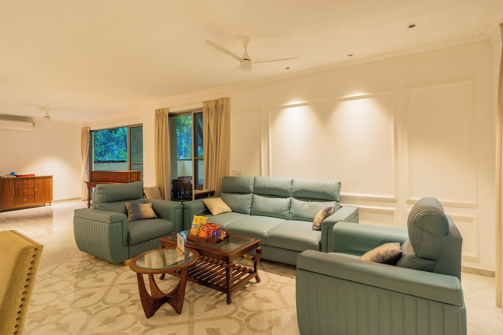 ELIVAAS Kensho Daisy | 5 BHK Villa With Plunge Pool