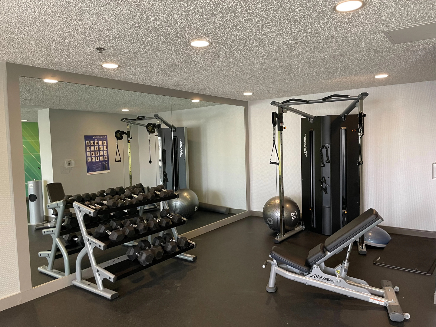 Photo - Holiday Inn Newark International Airport by IHG