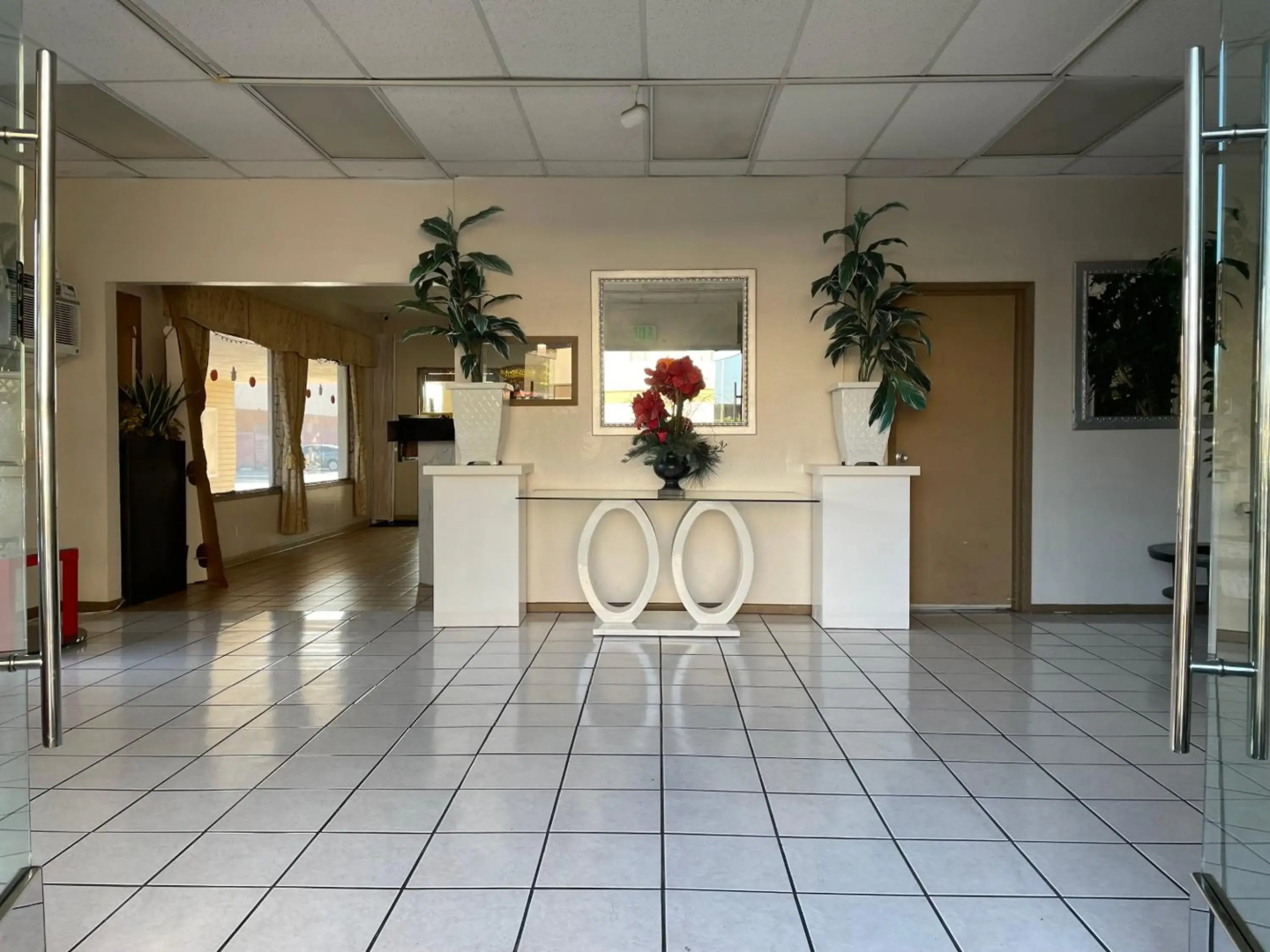 Photo - Grand Inn