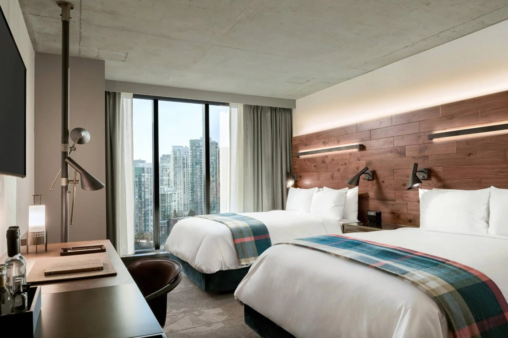 Photo - the DOUGLAS, Autograph Collection