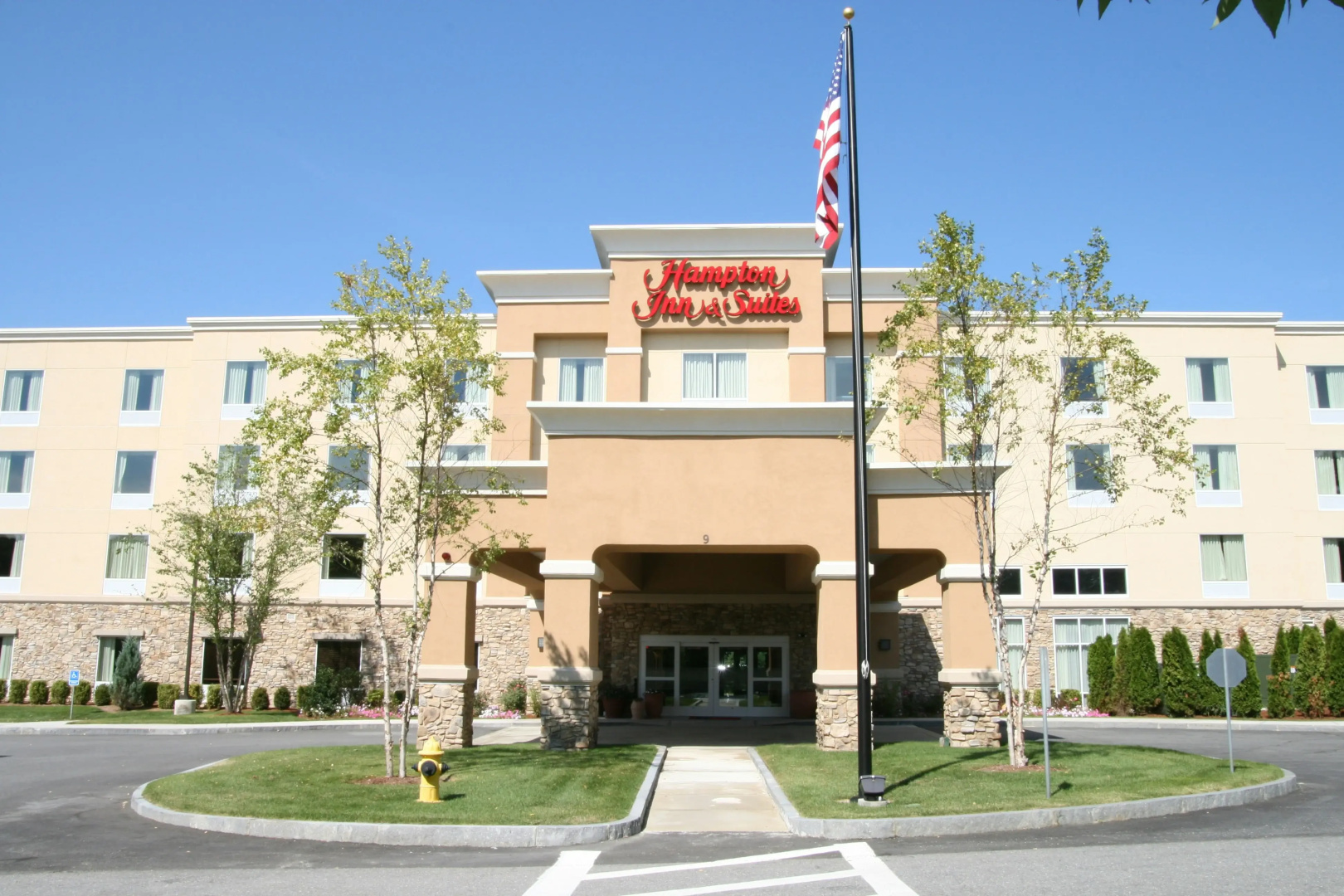 Photo - Hampton Inn & Suites Westford-Chelmsford