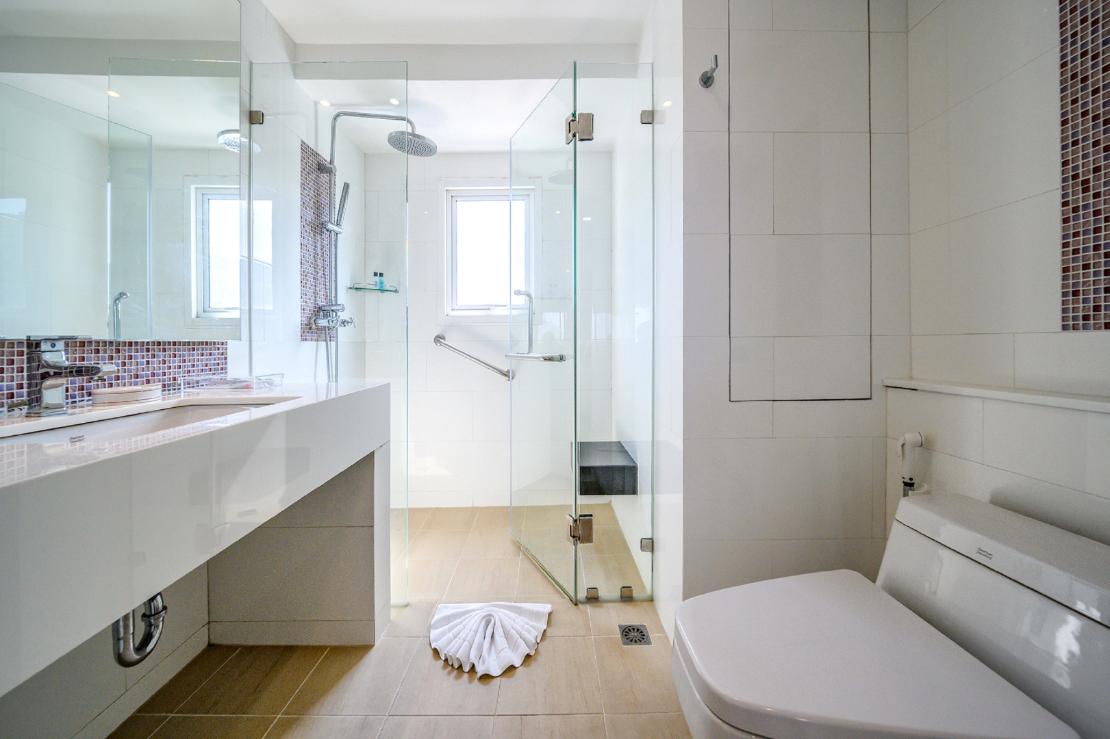 Foto - Andaman Beach Suites Hotel, Patong Phuket