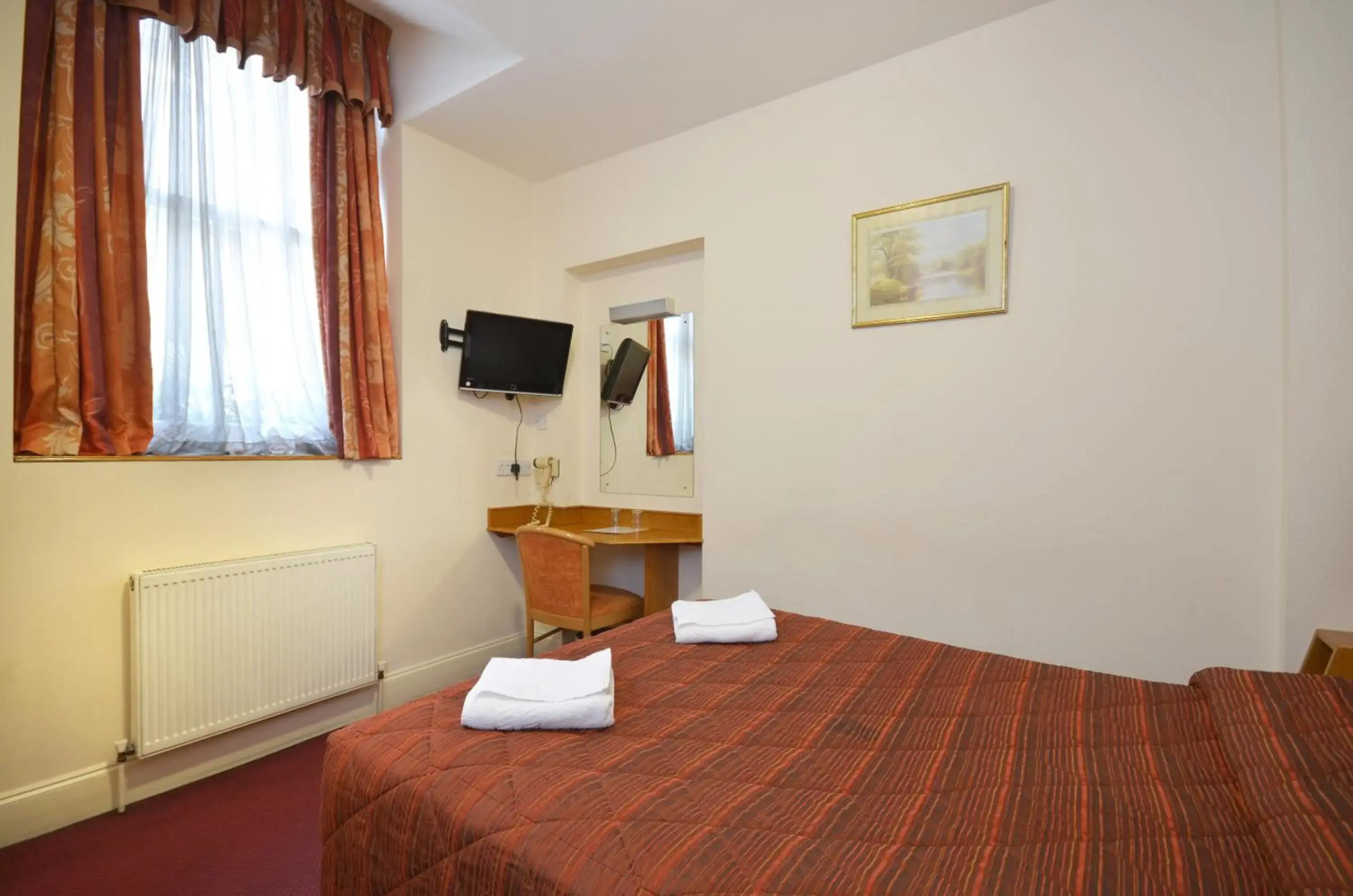 Photo - Seymour Hotel