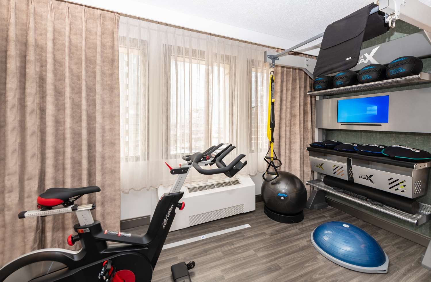 Photo - DoubleTree by Hilton Newark Penn Station
