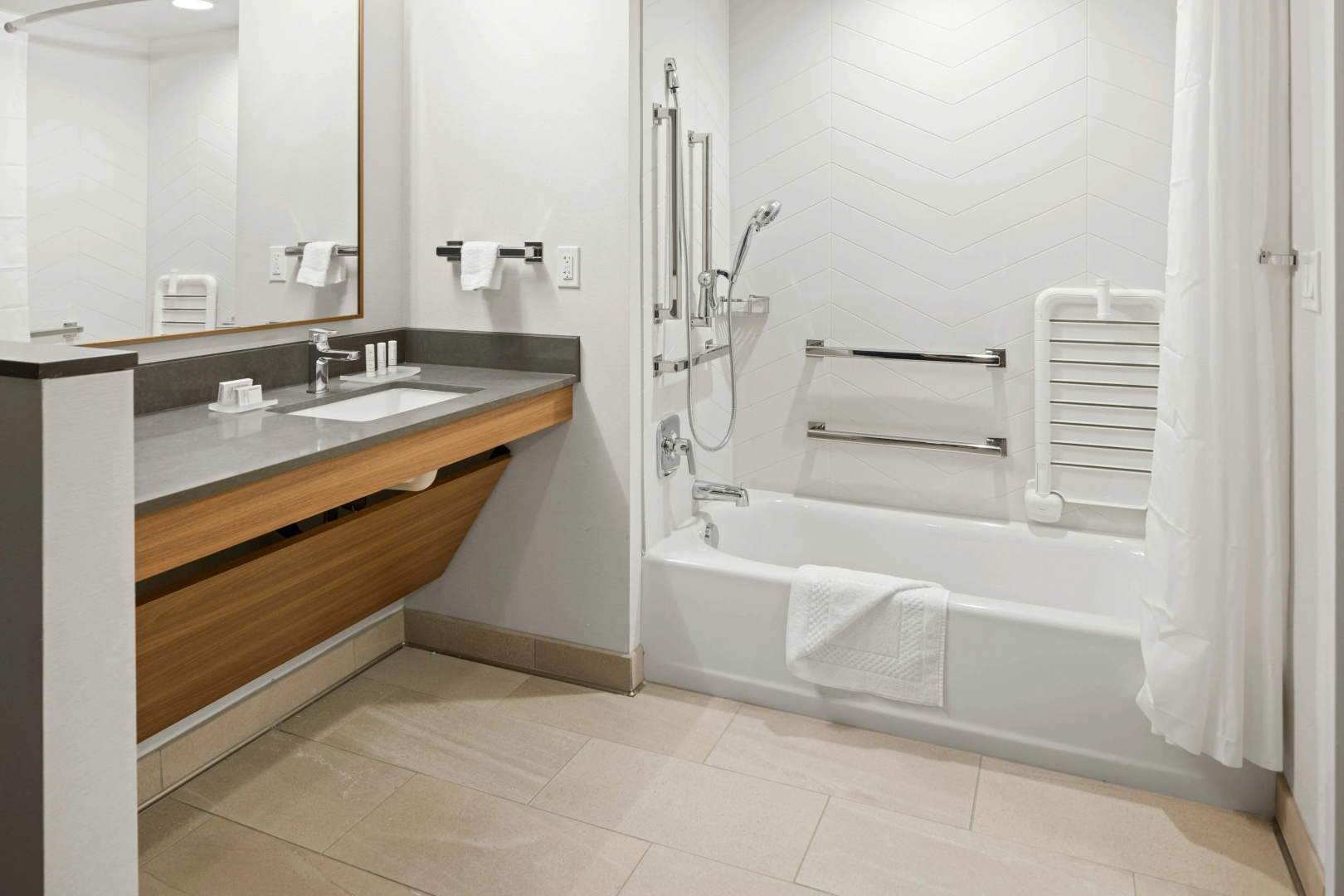 Photo - Fairfield Inn & Suites by Marriott San Diego Pacific Beach