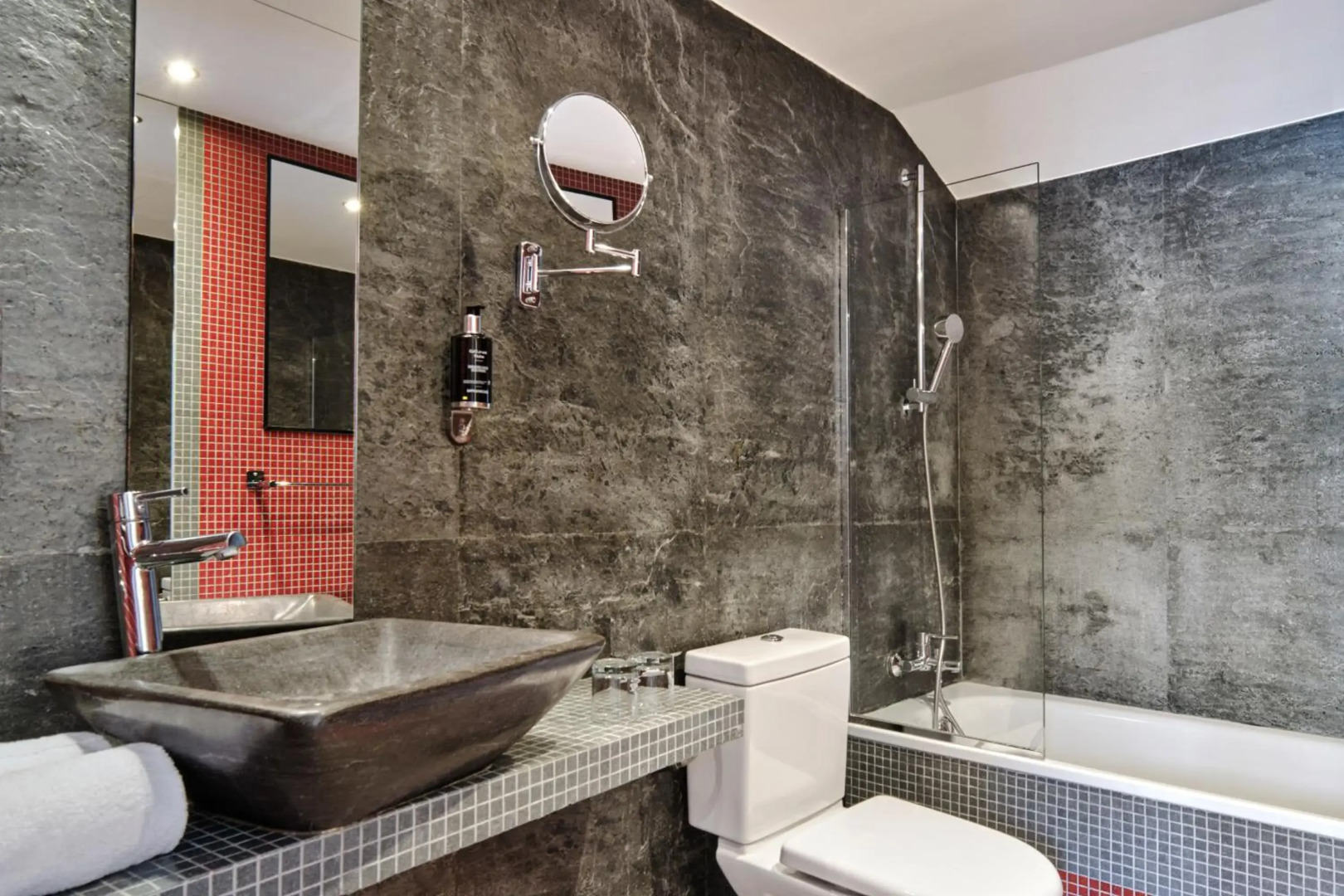 Photo - Posy Hotel by Happyculture