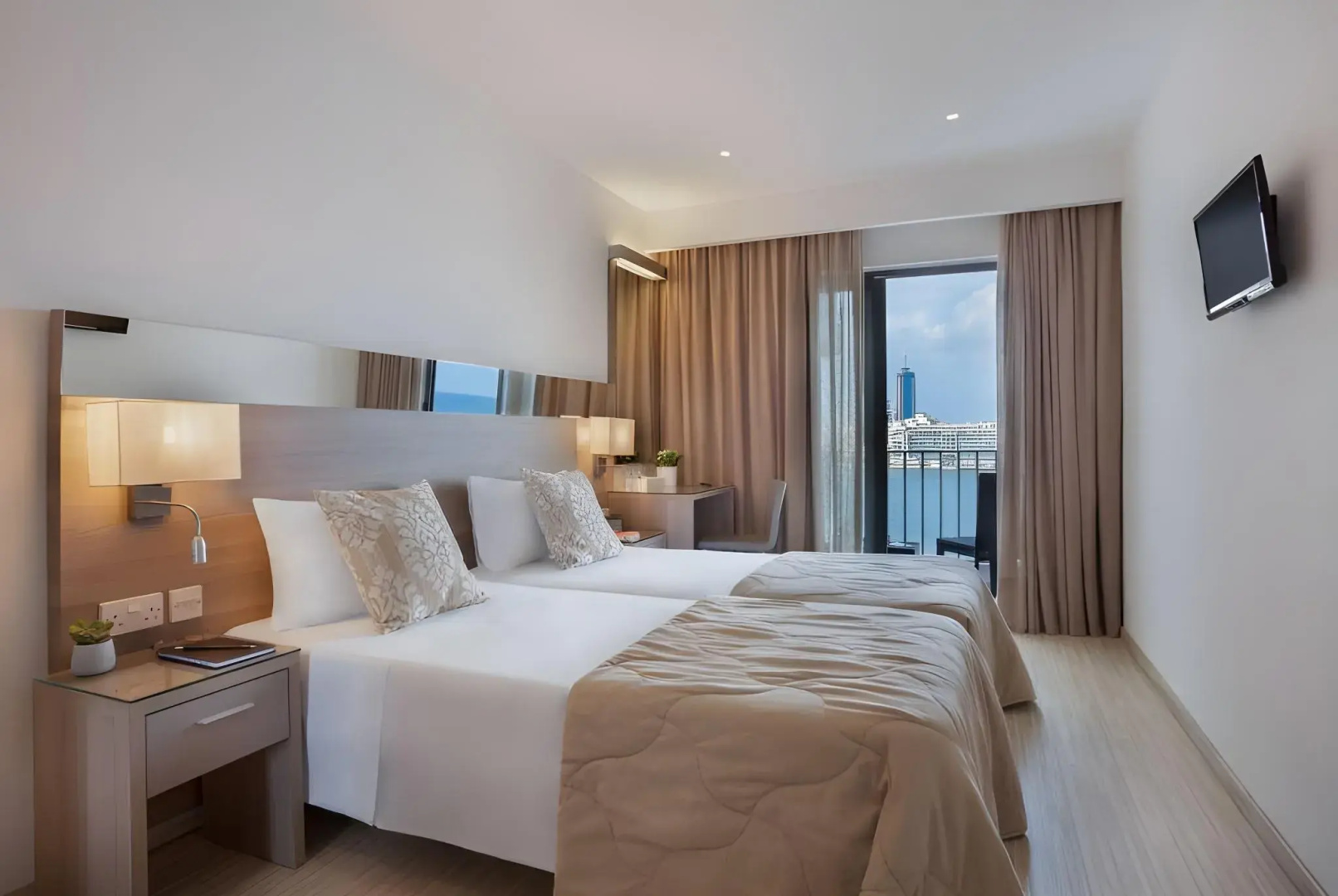 Foto - Plaza Regency Hotels