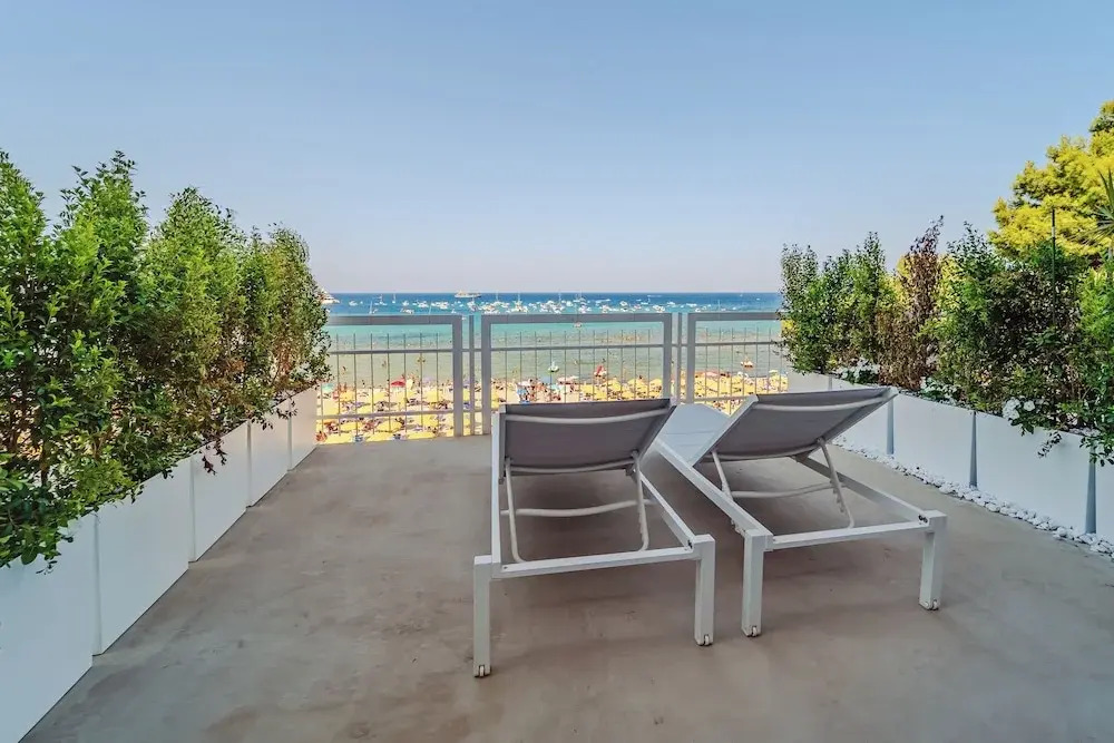 Photo - Hybrid Icon Rooms Gallery